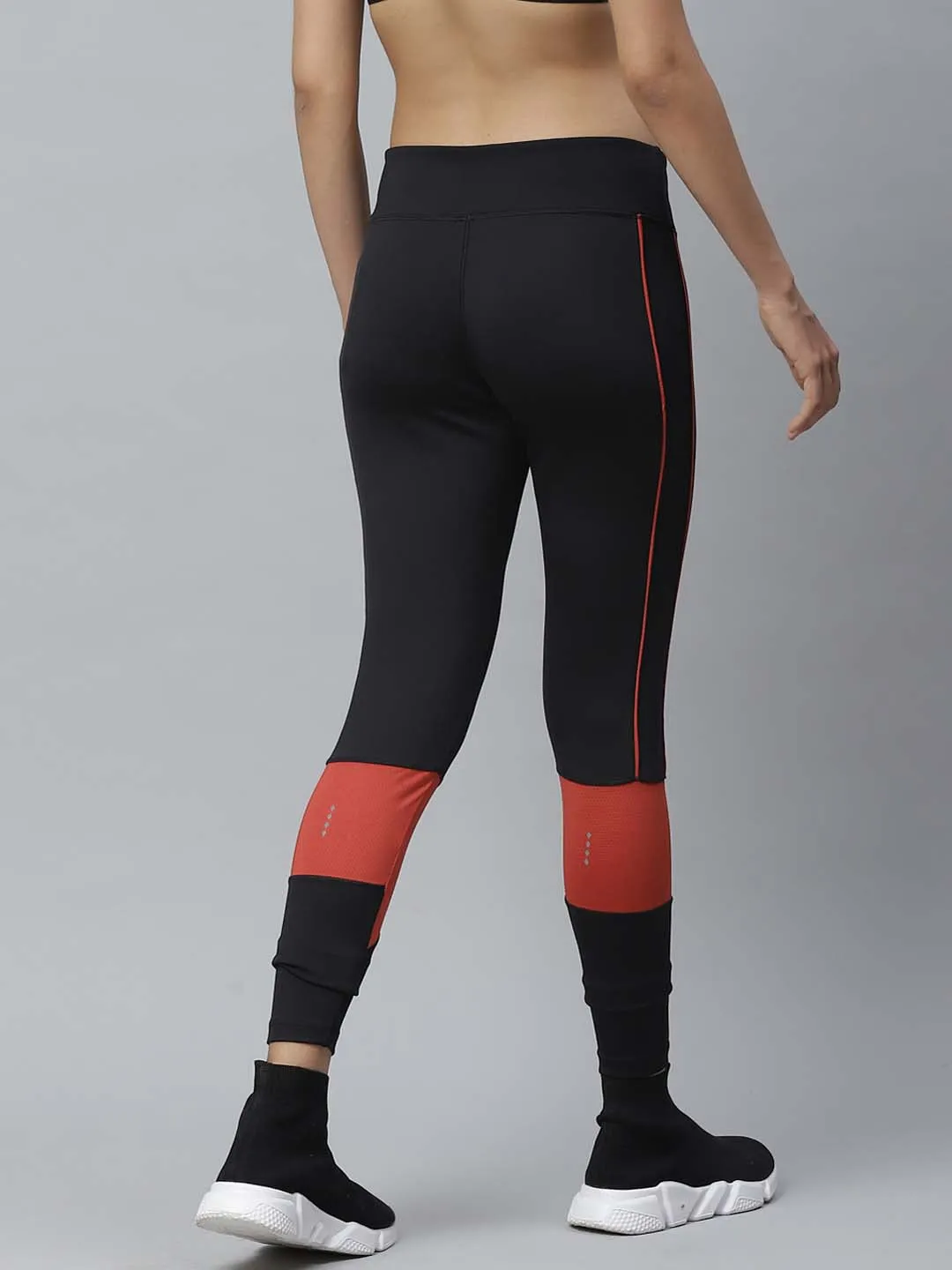 Alcis Women Black Rust Orange Colourblocked Fitted Cropped Running Tights