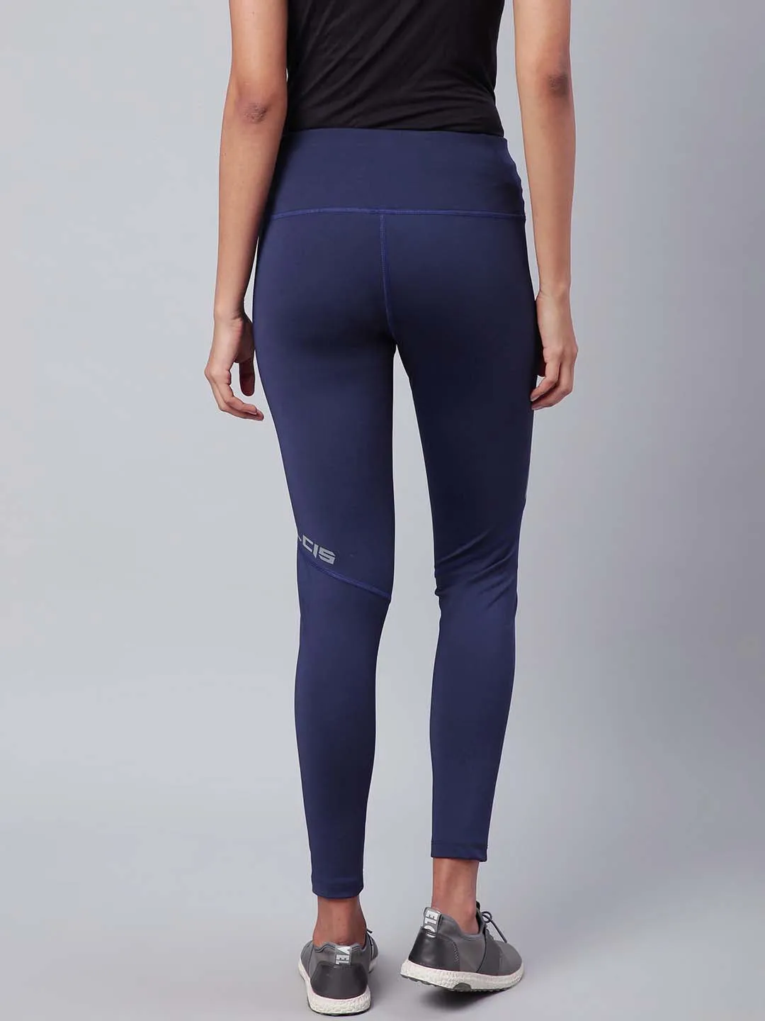 Alcis Women Navy Blue Secure Fit Solid Cropped Training Tights