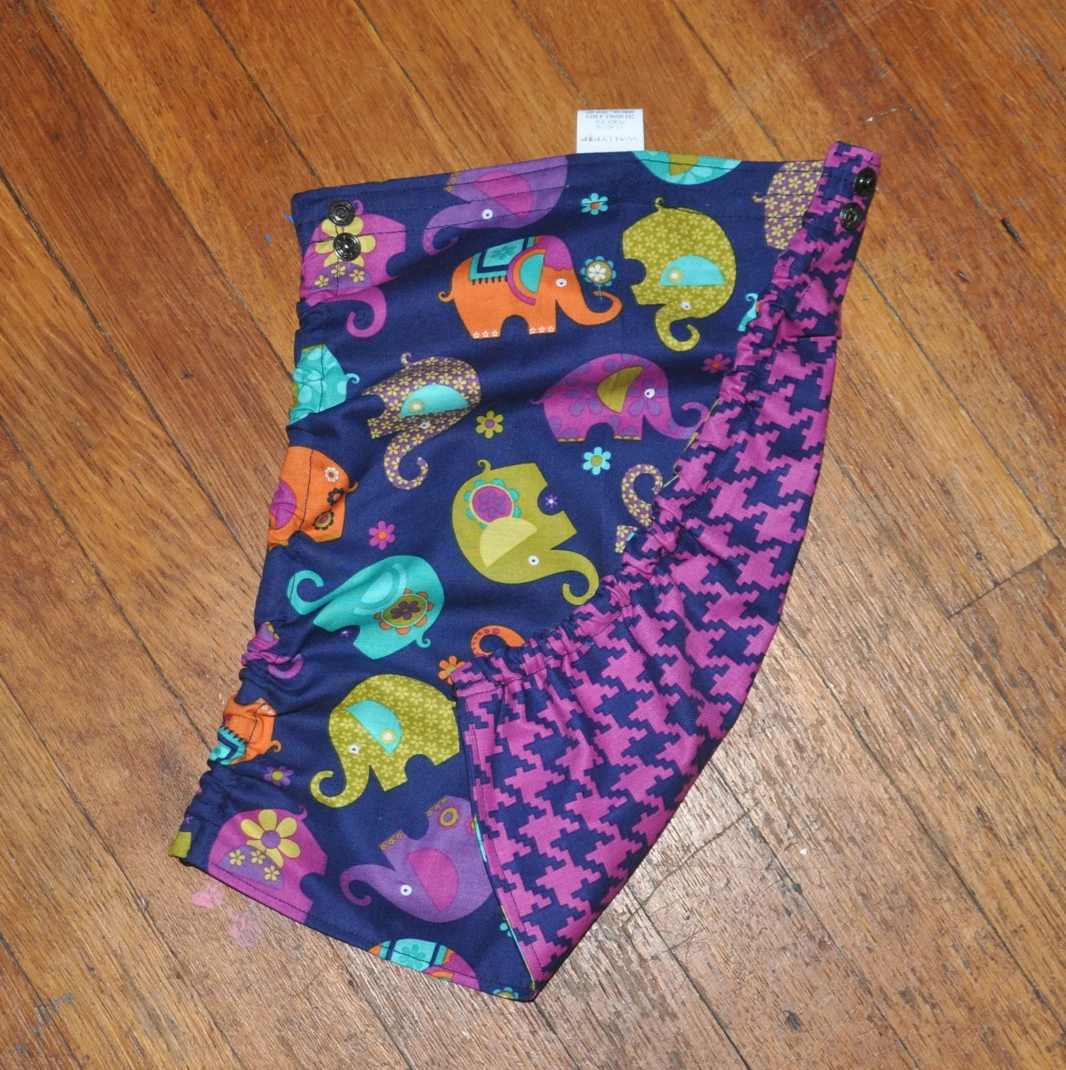 Elephant Flat Tula Hood with matching Suck Pads